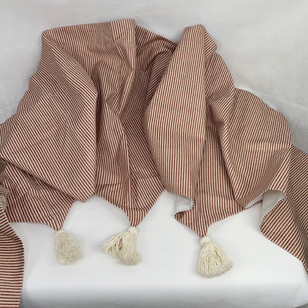 This End Up Window Valance Red & Cream